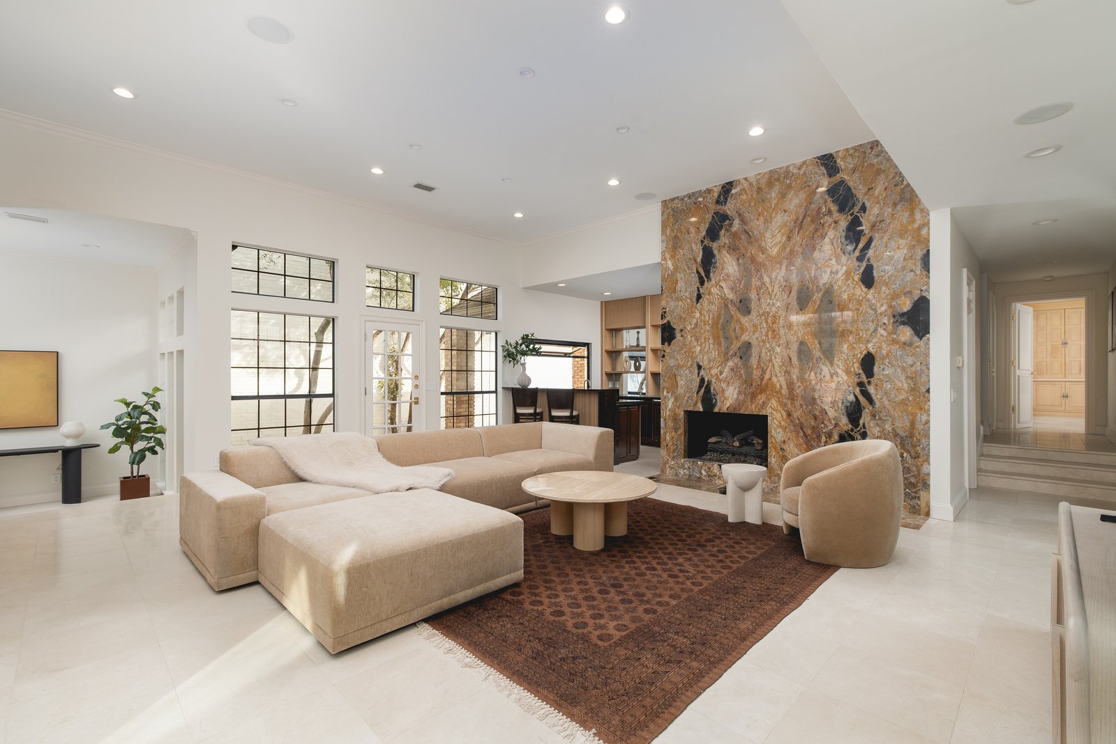 6912 Hillpark Dr, Dallas, TX — residential real estate photography