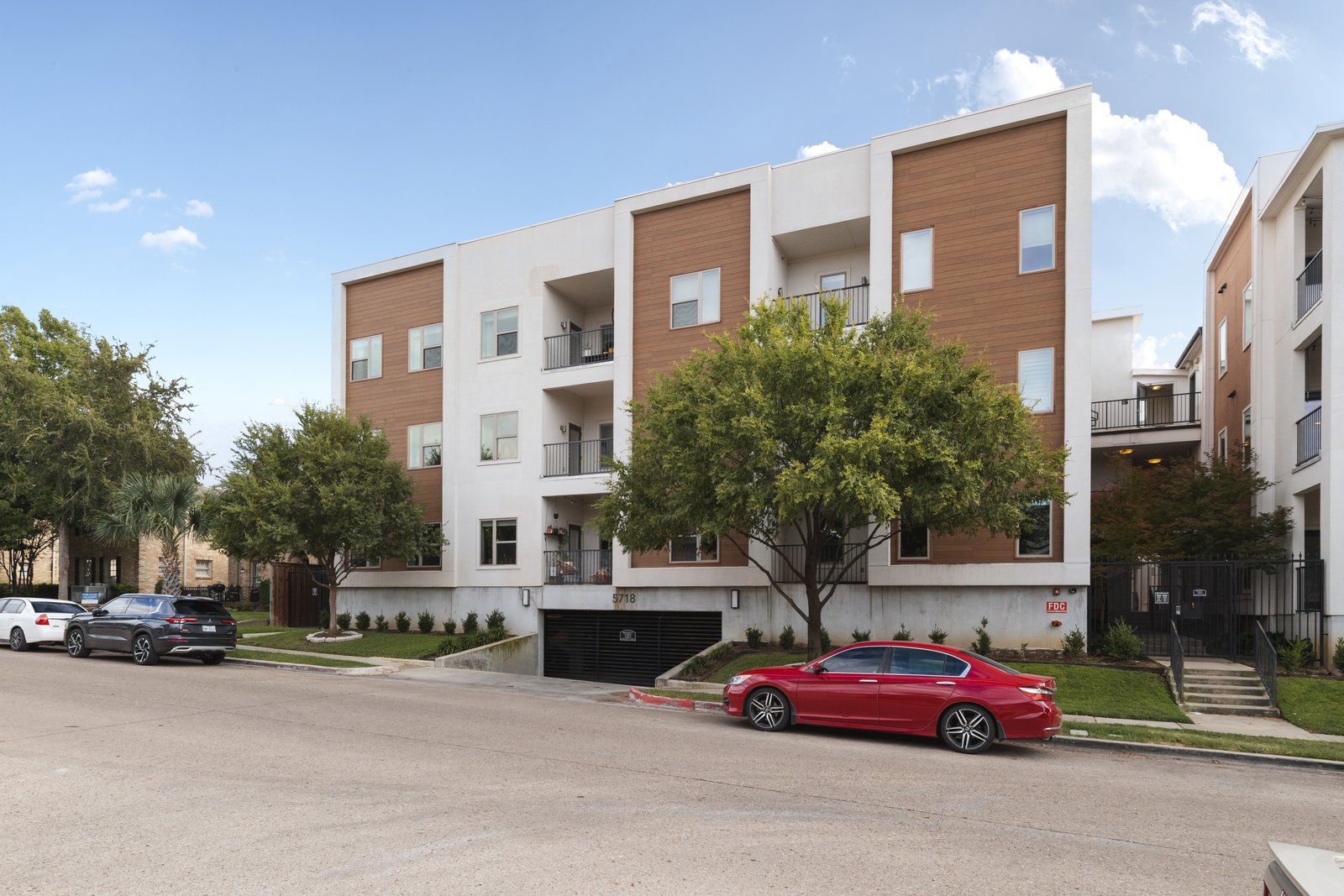 5718 Mccommas Blvd #302, Dallas, TX — residential real estate photography